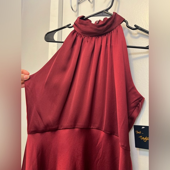 Maroon Satin Cocktail Dress - Picture 5 of 6